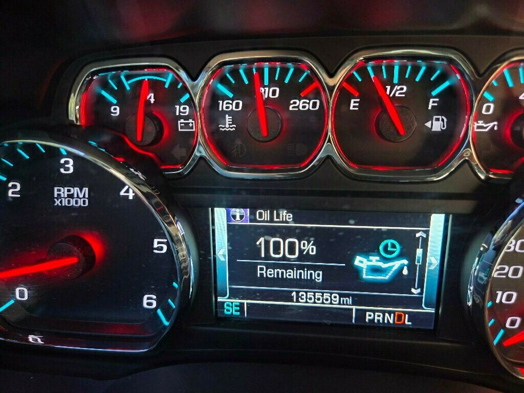 2018 Chevrolet Suburban 1500 LT photo 21
