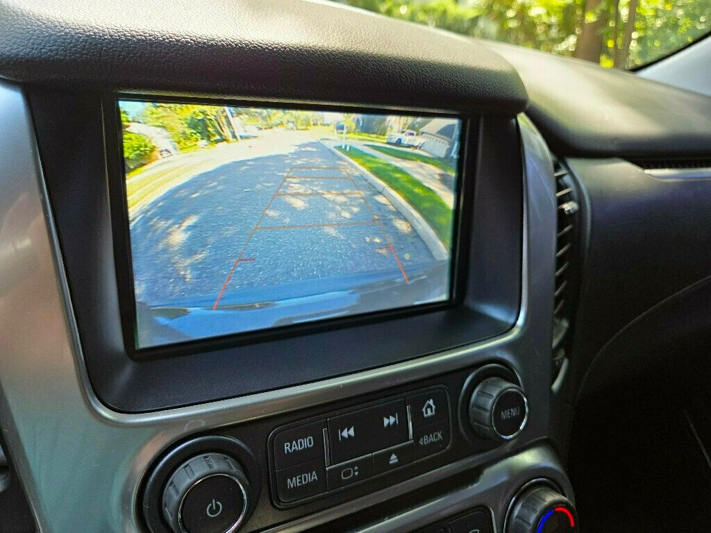2018 Chevrolet Suburban 1500 LT photo 23