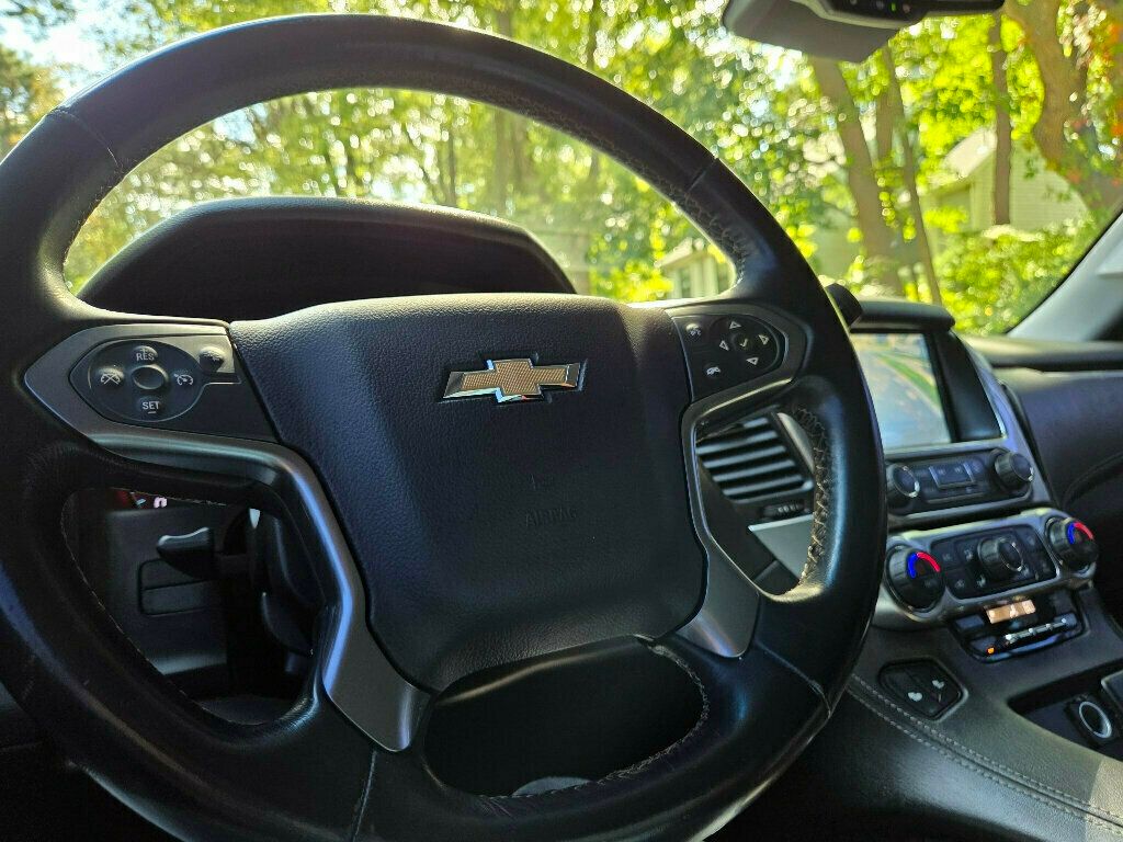 2018 Chevrolet Suburban 1500 LT photo 25