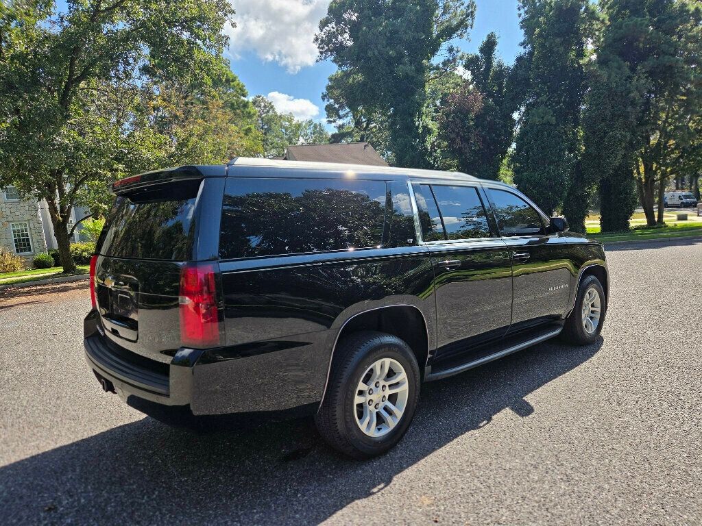 2018 Chevrolet Suburban 1500 LT photo 5