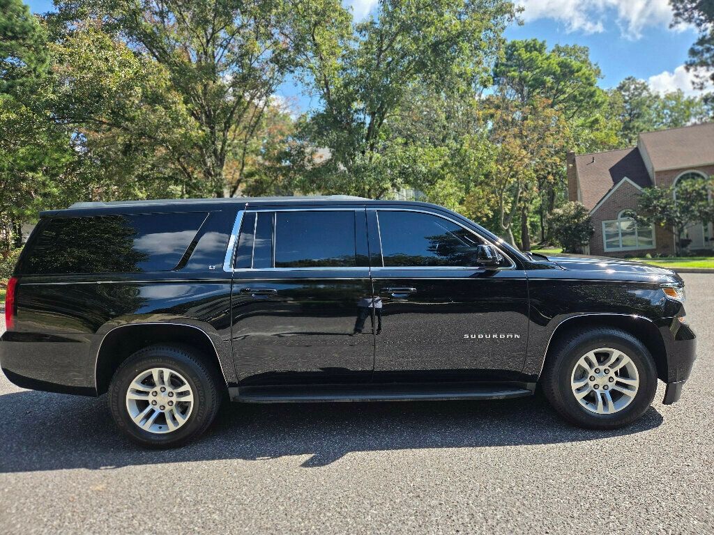 2018 Chevrolet Suburban 1500 LT photo 6