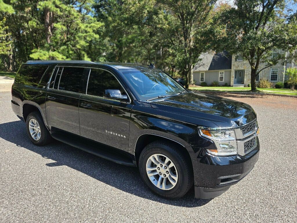 2018 Chevrolet Suburban 1500 LT photo 7