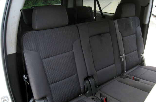 2018 Chevrolet Suburban 4WD 4dr 1500 LS - 23078331 - 27