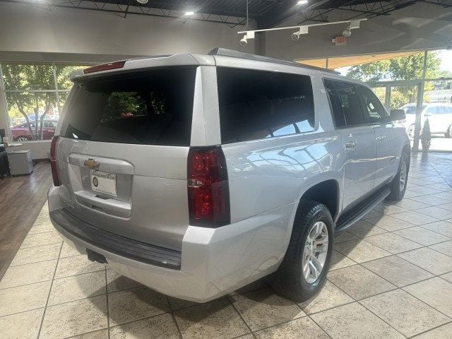 2018 Chevrolet Suburban 4WD 4dr 1500 LT - 22640888 - 3