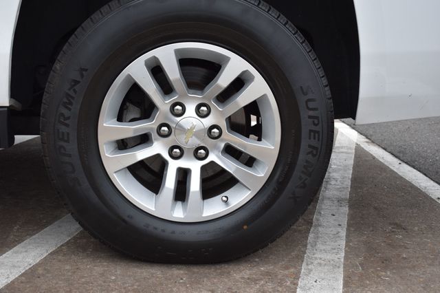 2018 Chevrolet Suburban 4WD 4dr 1500 LT - 22959547 - 10