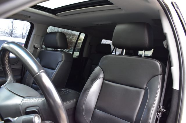 2018 Chevrolet Suburban 4WD 4dr 1500 LT - 22959547 - 16