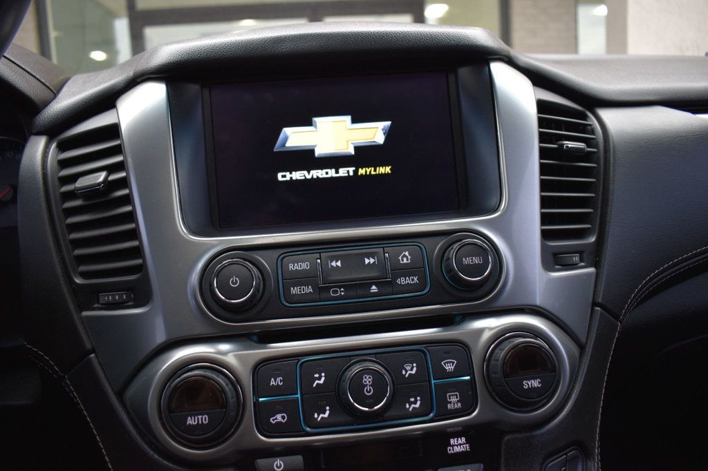 2018 Chevrolet Suburban 4WD 4dr 1500 LT - 22959547 - 32
