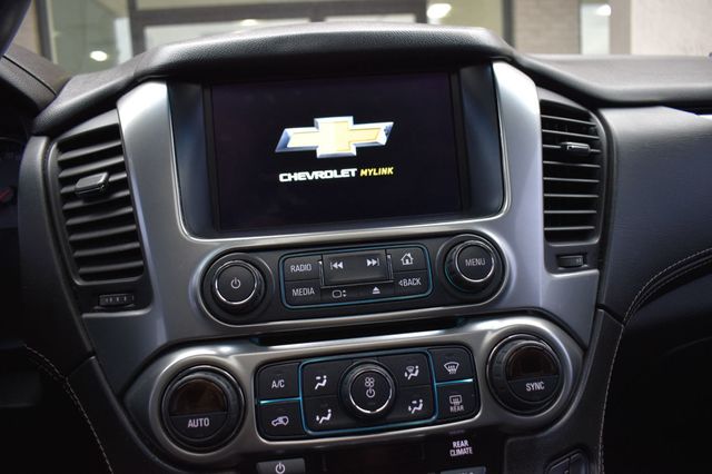 2018 Chevrolet Suburban 4WD 4dr 1500 LT - 22959547 - 32