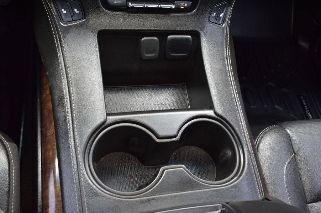 2018 Chevrolet Suburban 4WD 4dr 1500 LT - 22959547 - 44