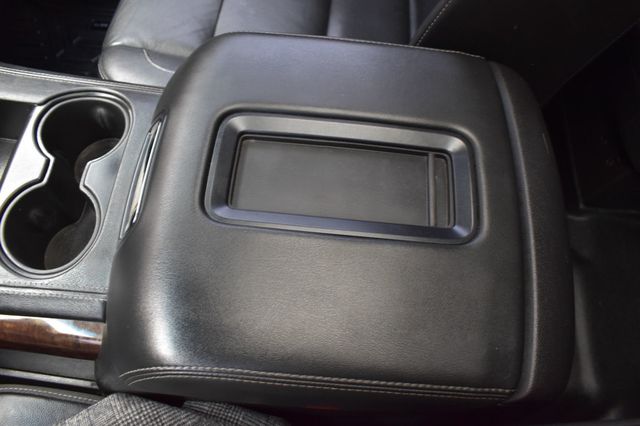 2018 Chevrolet Suburban 4WD 4dr 1500 LT - 22959547 - 45