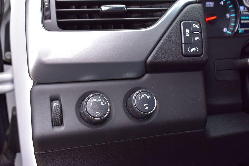 2018 Chevrolet Suburban 4WD 4dr 1500 LT - 22959547 - 49