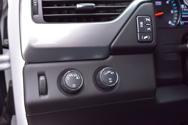 2018 Chevrolet Suburban 4WD 4dr 1500 LT - 22959547 - 49