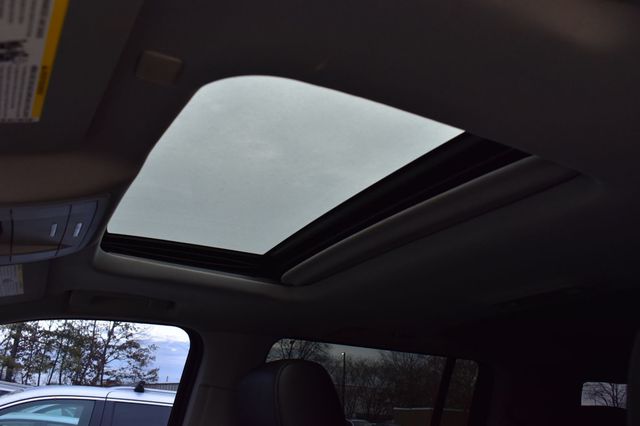 2018 Chevrolet Suburban 4WD 4dr 1500 LT - 22959547 - 50