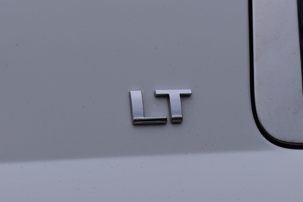 2018 Chevrolet Suburban 4WD 4dr 1500 LT - 22959547 - 61