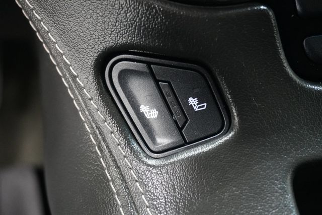 2018 Chevrolet Suburban 4WD 4dr 1500 LT - 23039890 - 23