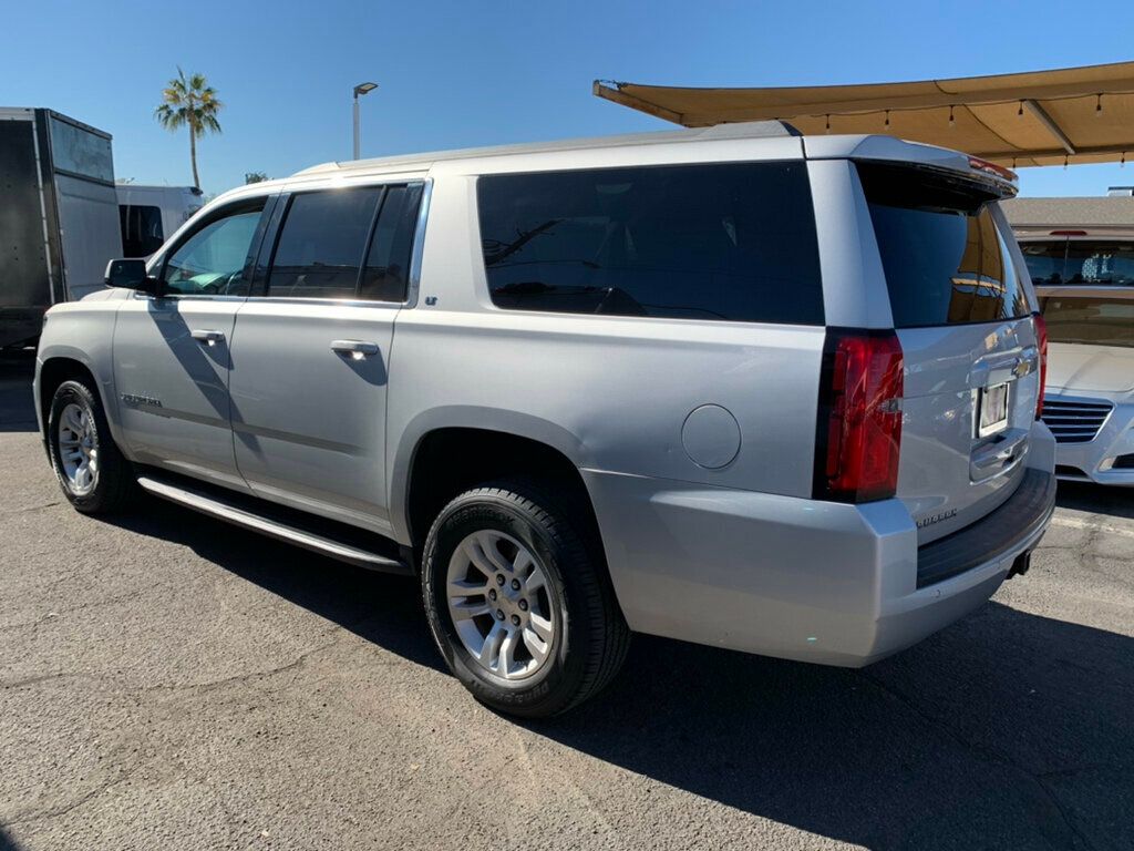 2018 Chevrolet Suburban 4WD 4dr 1500 LT - 22959721 - 12