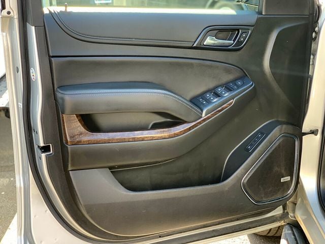2018 Chevrolet Suburban 4WD 4dr 1500 LT - 22959721 - 16
