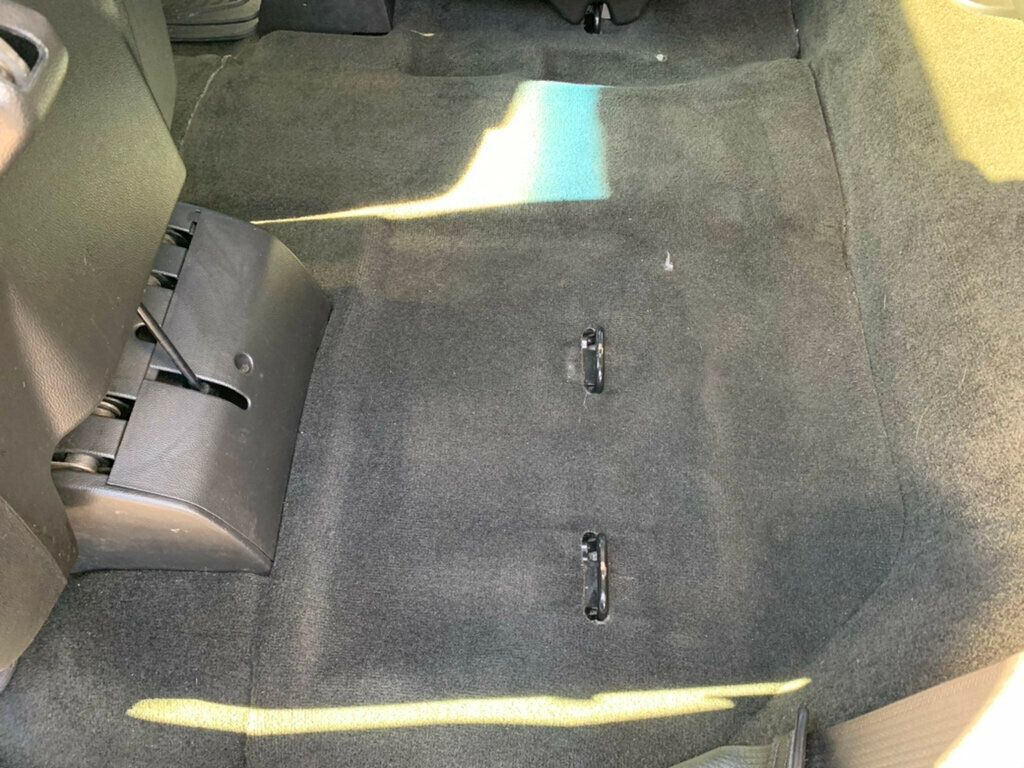 2018 Chevrolet Suburban 4WD 4dr 1500 LT - 22959721 - 32