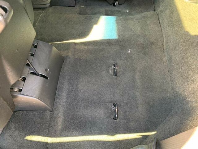 2018 Chevrolet Suburban 4WD 4dr 1500 LT - 22959721 - 32