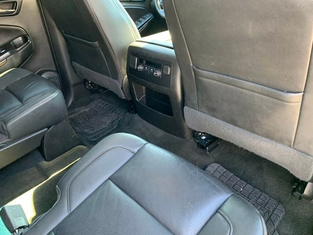 2018 Chevrolet Suburban 4WD 4dr 1500 LT - 22959721 - 37
