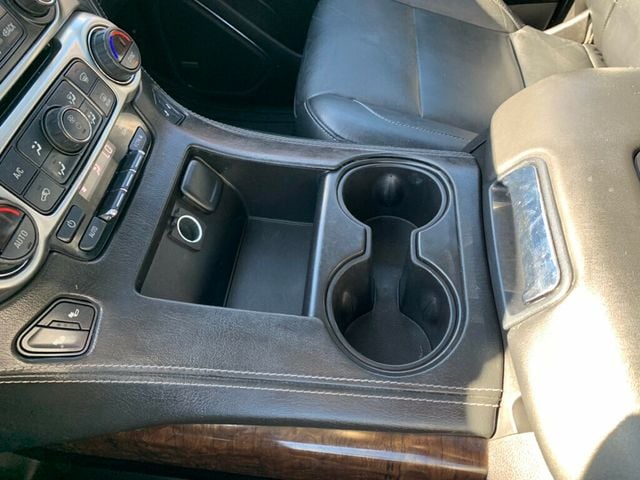 2018 Chevrolet Suburban 4WD 4dr 1500 LT - 22959721 - 40