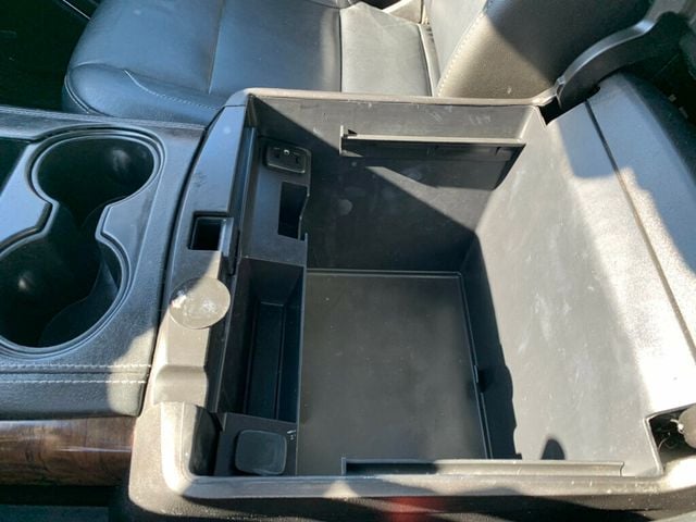 2018 Chevrolet Suburban 4WD 4dr 1500 LT - 22959721 - 41