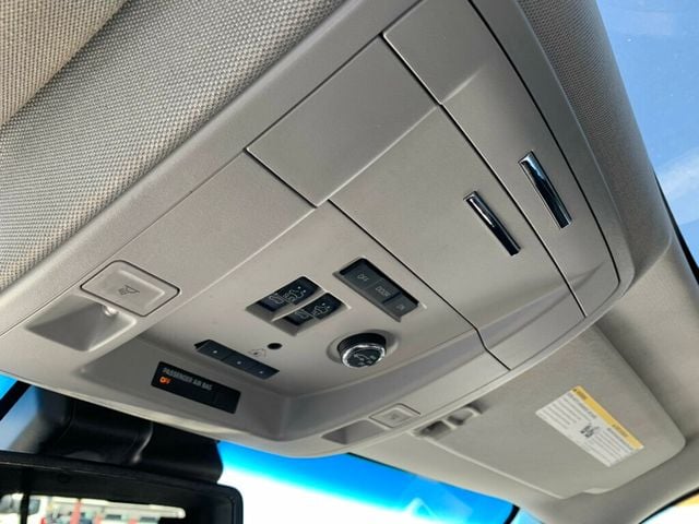 2018 Chevrolet Suburban 4WD 4dr 1500 LT - 22959721 - 42