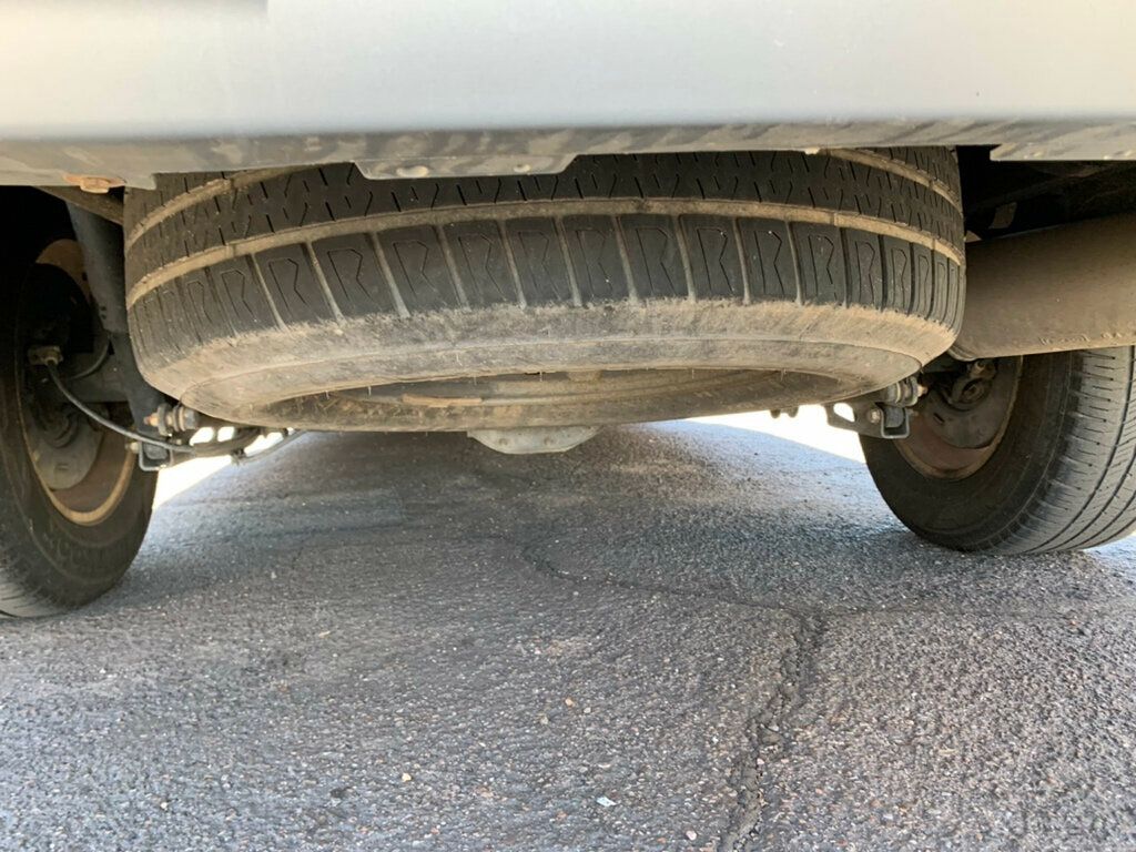 2018 Chevrolet Suburban 4WD 4dr 1500 LT - 22959721 - 4