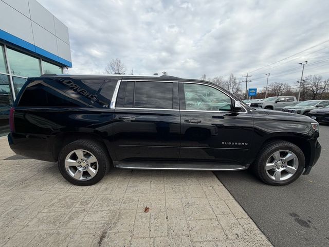 2018 Chevrolet Suburban 4WD 4dr 1500 LT - 22988958 - 9