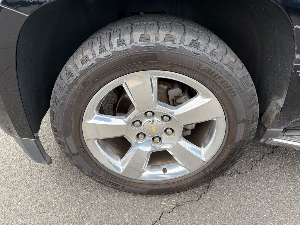 2018 Chevrolet Suburban 4WD 4dr 1500 LT - 22988958 - 10
