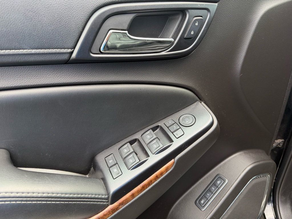 2018 Chevrolet Suburban 4WD 4dr 1500 LT - 22988958 - 12