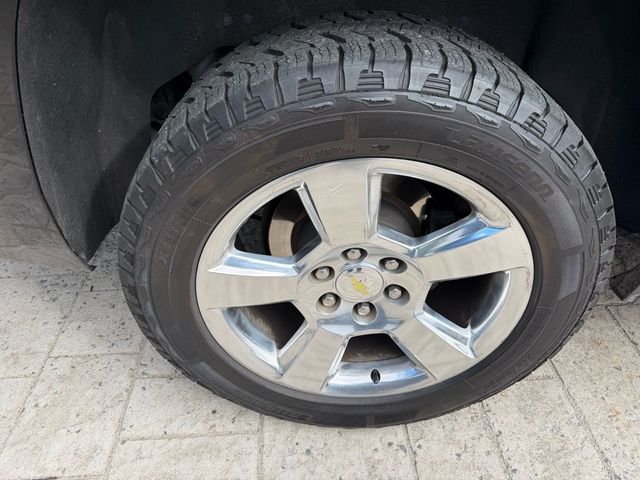 2018 Chevrolet Suburban 4WD 4dr 1500 LT - 22988958 - 8