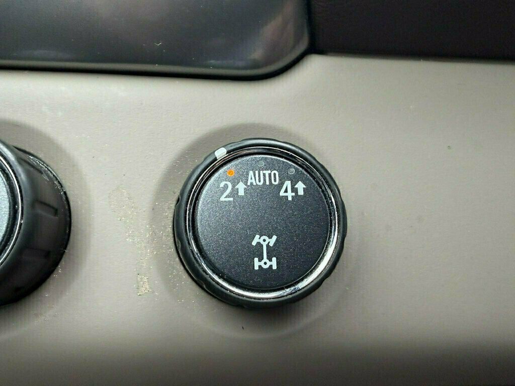 2018 Chevrolet Suburban 4WD 4dr 1500 LT - 23096095 - 15