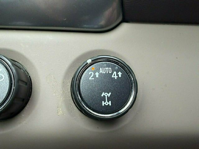 2018 Chevrolet Suburban 4WD 4dr 1500 LT - 23096095 - 16