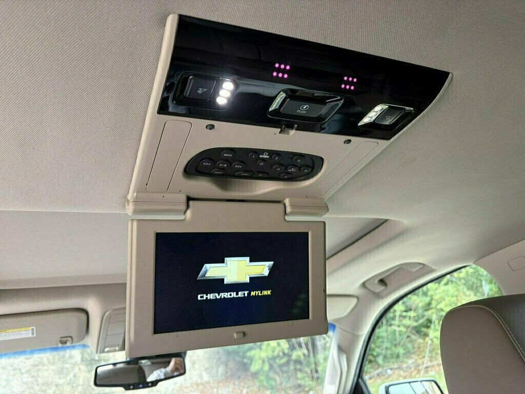 2018 Chevrolet Suburban 4WD 4dr 1500 LT - 23096095 - 20