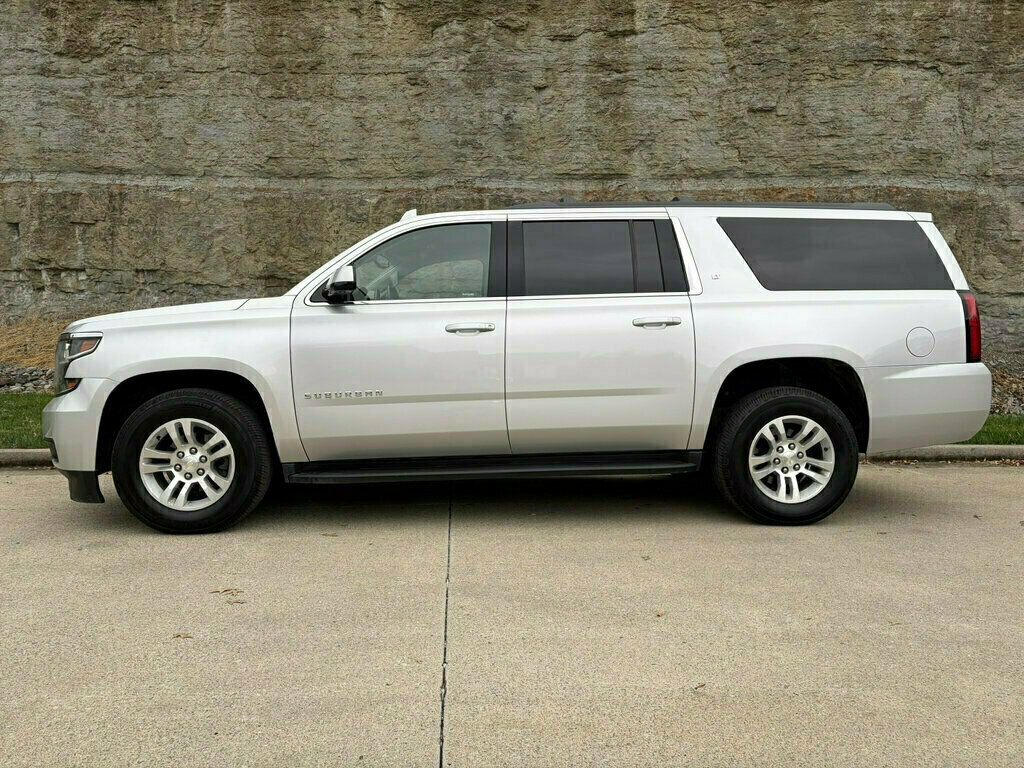 2018 Chevrolet Suburban 4WD 4dr 1500 LT - 23096095 - 2