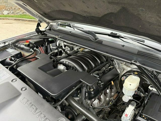 2018 Chevrolet Suburban 4WD 4dr 1500 LT - 23096095 - 44