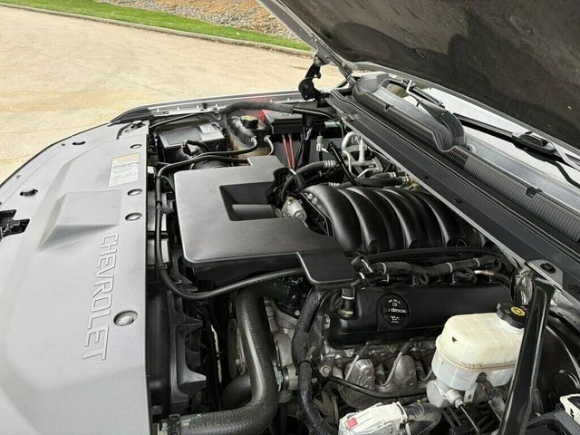 2018 Chevrolet Suburban 4WD 4dr 1500 LT - 23096095 - 45
