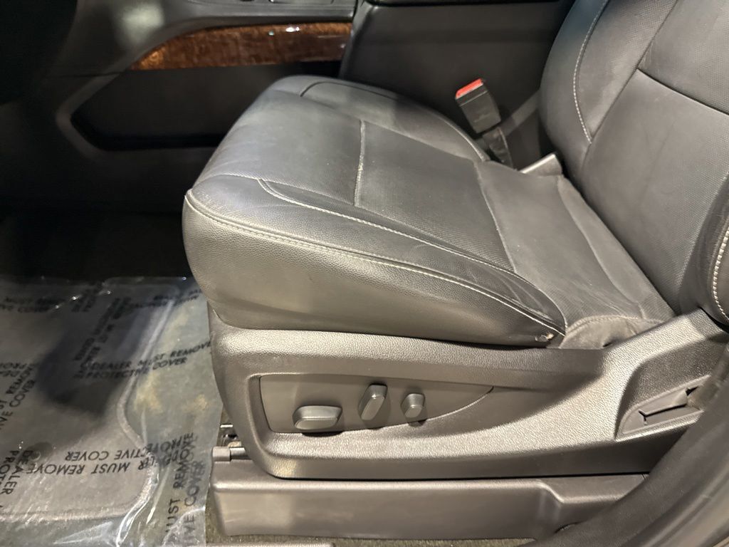 2018 Chevrolet Suburban 4WD 4dr 1500 Premier - 23024167 - 26
