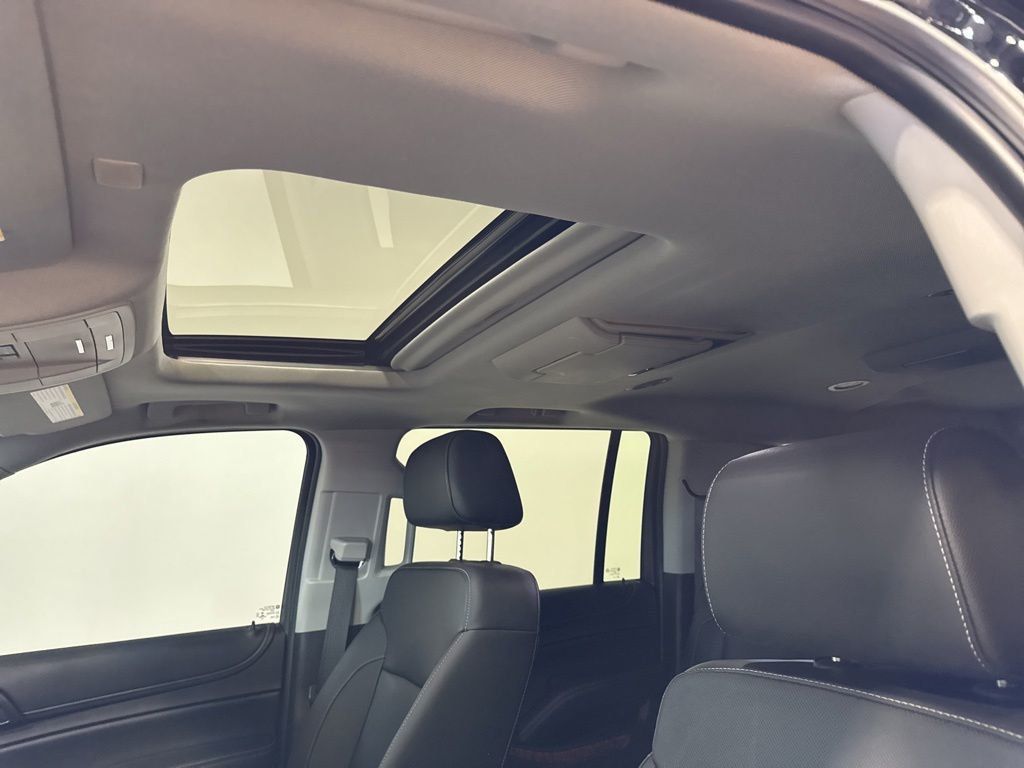 2018 Chevrolet Suburban 4WD 4dr 1500 Premier - 23024167 - 27