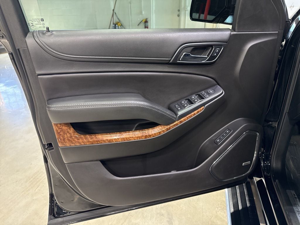 2018 Chevrolet Suburban 4WD 4dr 1500 Premier - 23024167 - 28