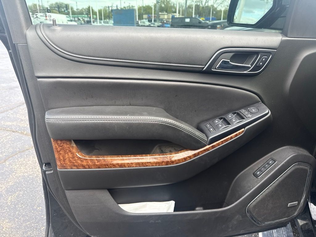 2018 Chevrolet Suburban 4WD 4dr 1500 Premier - 23024167 - 8