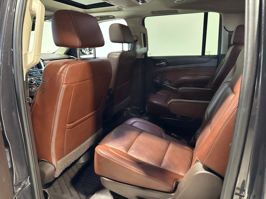 2018 Chevrolet Suburban 4WD 4dr 1500 Premier - 23033879 - 36
