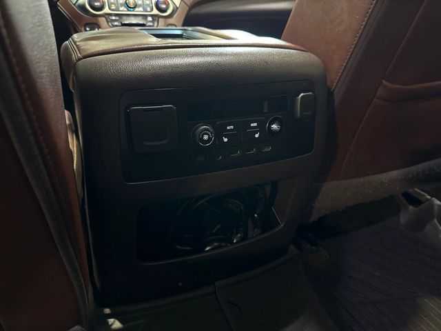 2018 Chevrolet Suburban 4WD 4dr 1500 Premier - 23033879 - 37