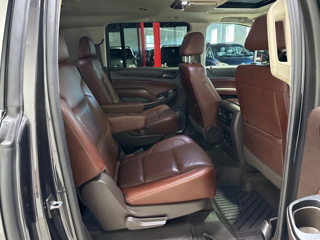 2018 Chevrolet Suburban 4WD 4dr 1500 Premier - 23033879 - 45