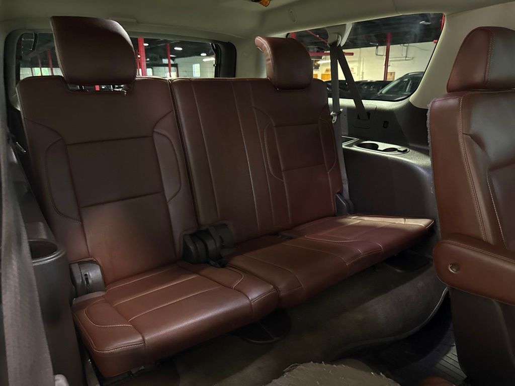 2018 Chevrolet Suburban 4WD 4dr 1500 Premier - 23033879 - 48