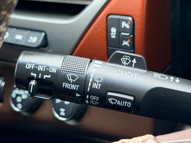 2018 Chevrolet Suburban 4WD 4dr 1500 Premier - 23045397 - 40
