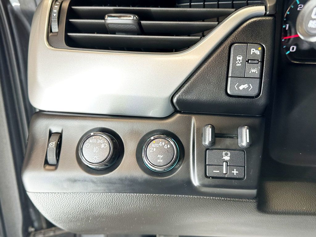 2018 Chevrolet Suburban 4WD 4dr 1500 Premier - 23081216 - 25