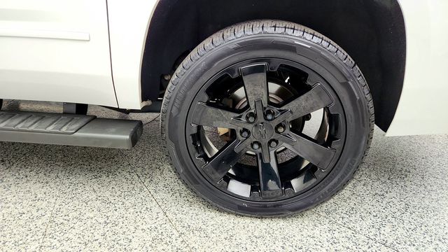 2018 Chevrolet Suburban 4WD 4dr 1500 Premier w/ 22'' Black Wheels, Sunroof & ACC - 23097862 - 8