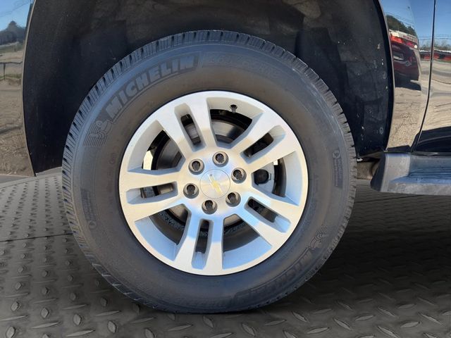 2018 Chevrolet Suburban CLEAN CARFAX REPORT, BLUETOOTH, SUNROOF, TOUCHSCREEN, TINTED!!! - 22981715 - 27